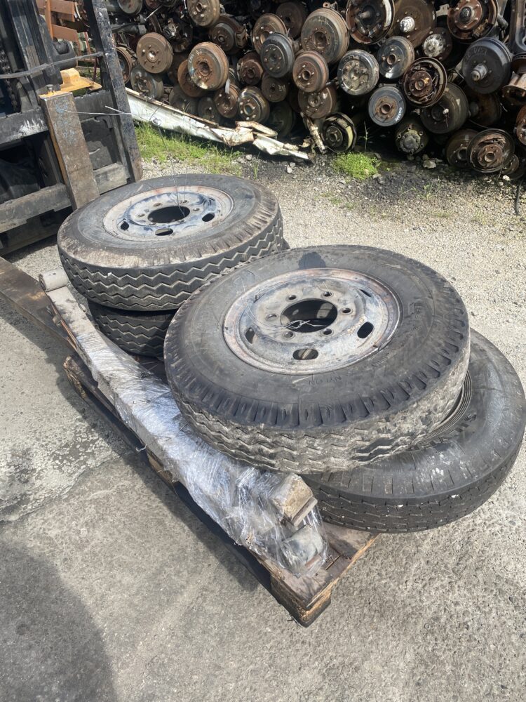 Daihatsu Delta Dv58 16 Inch Tyre Rim Lorry Used Spare Parts Engine