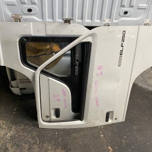 Isuzu NHR/NPR Door