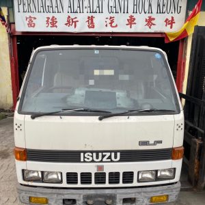 Isuzu NHR 4JB1 Half cut