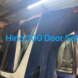 Hino 300 WU410 Door