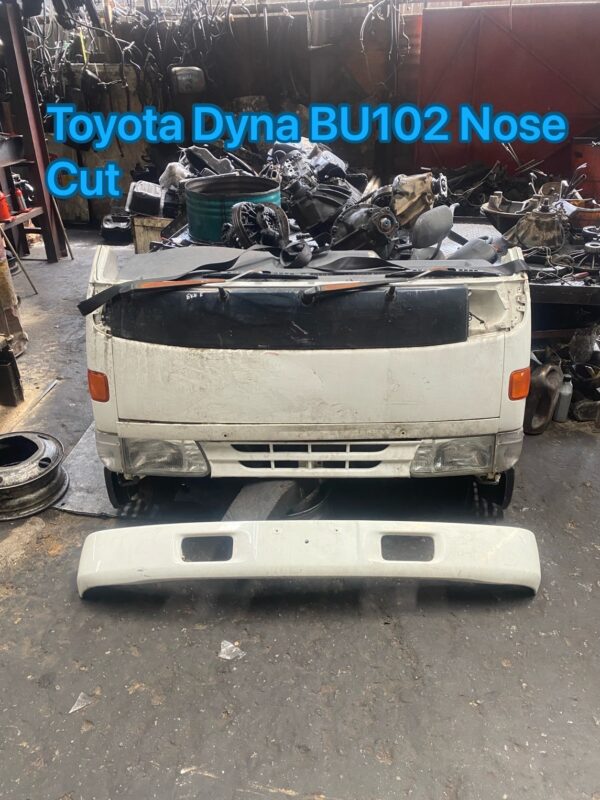 Toyota Dyna Bu Nose Cut Panel V Lorry Used Spare Parts Engine