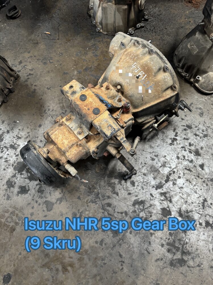 Isuzu NHR 4JA1 Gear Box