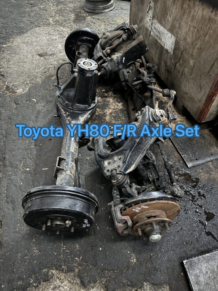 Toyota Dyna YH80 Front Rear Axle Set