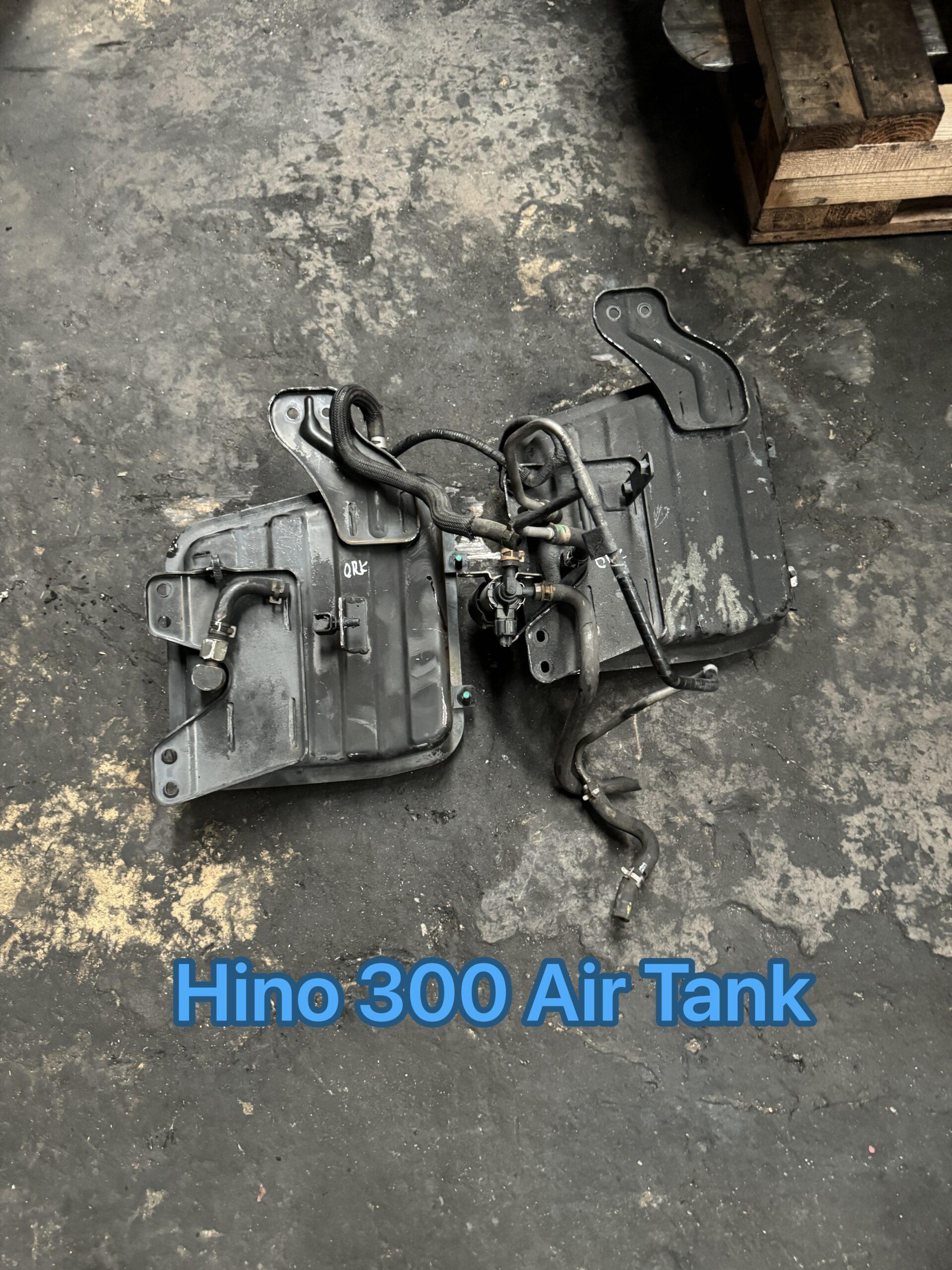 Hino 300 Air Tank