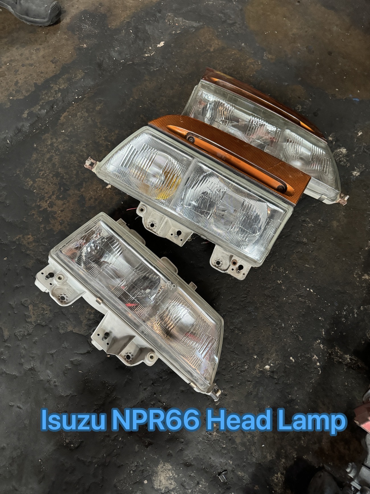 Isuzu Hicom NPR66 Head Lamp