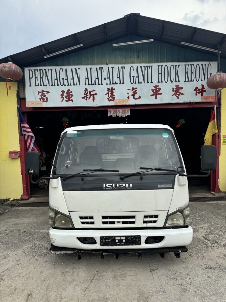 Isuzu N Series NPR81 3 Ton Cabin Half Cut