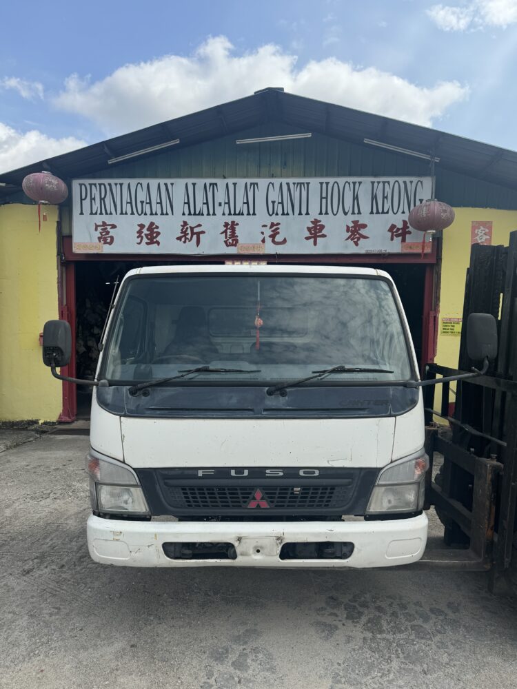 Mitsubishi Canter FE83 3 Ton Cabin Half Cut