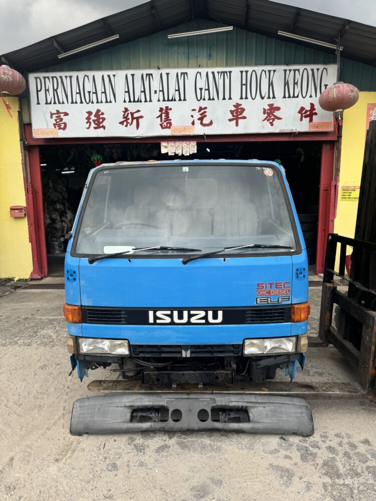 Isuzu ELF NKR66 4HF1 Half Cut Cabin 24V