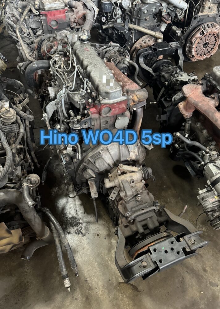 Hino WO4D Engine Gear Box