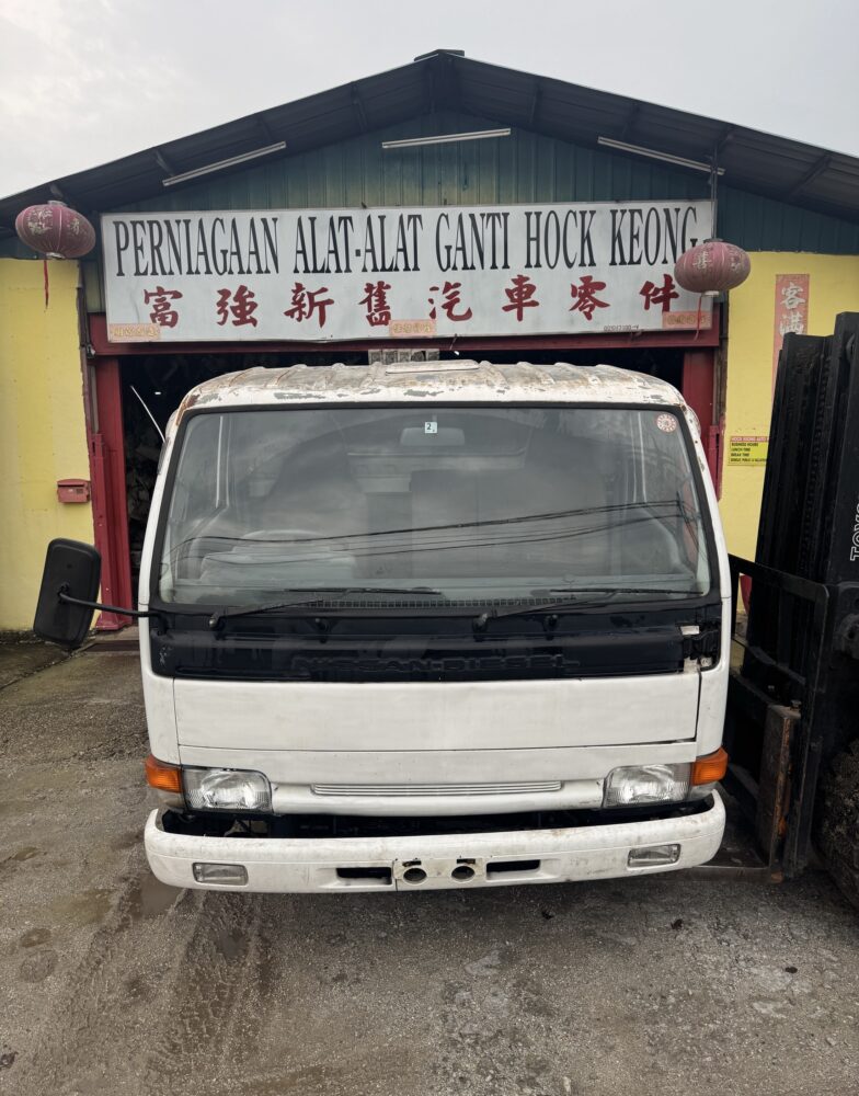 Nissan YU41 3 Ton FD46 Half Cut Cabin