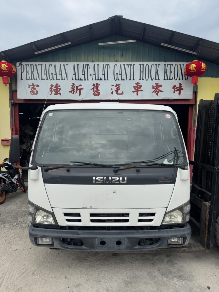 Isuzu N Series NPR71 3 Ton Cabin Front Cut